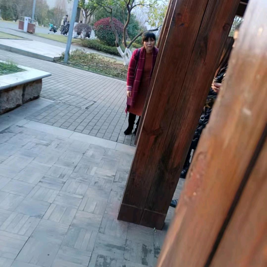 爱乙不在，心乙碎