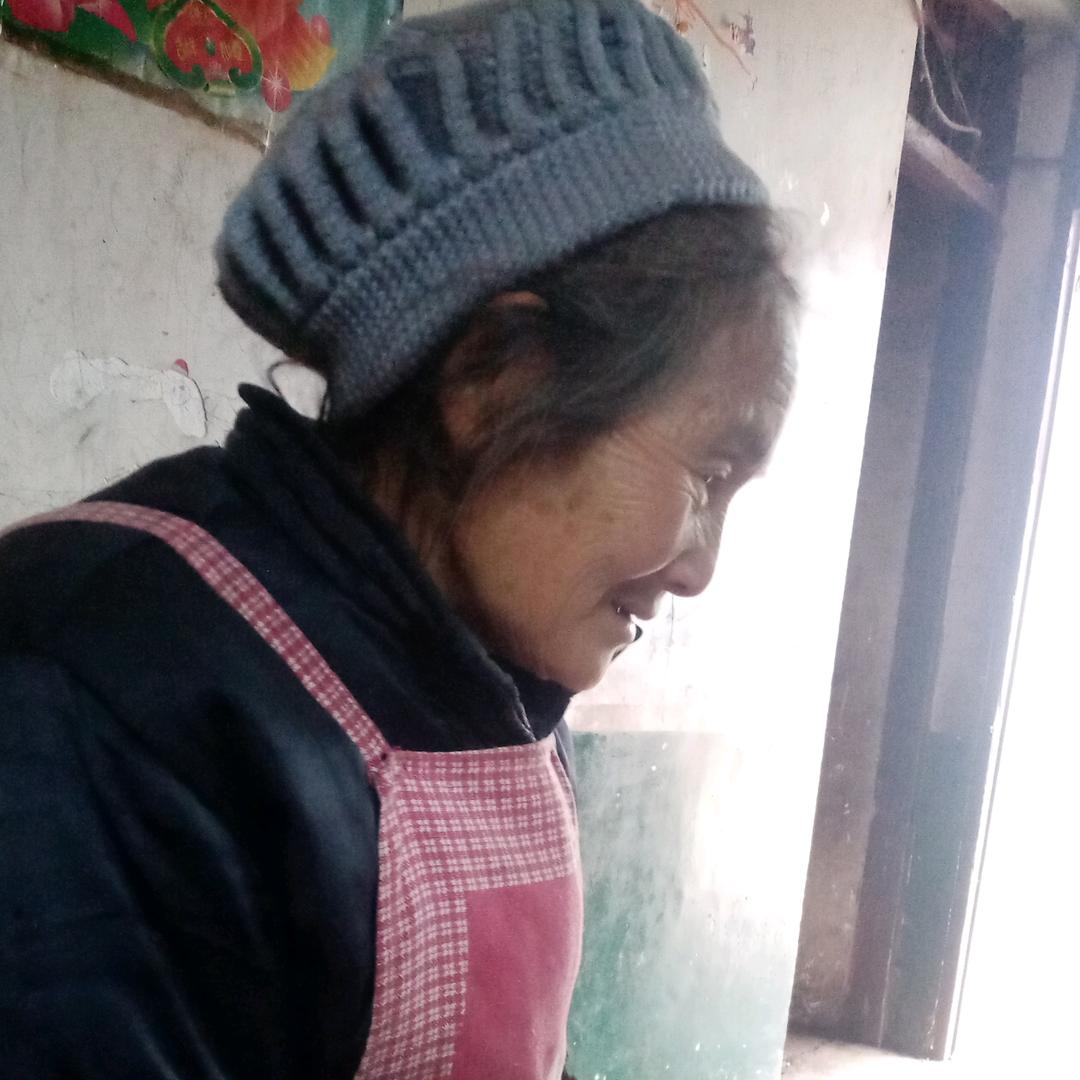 周国香