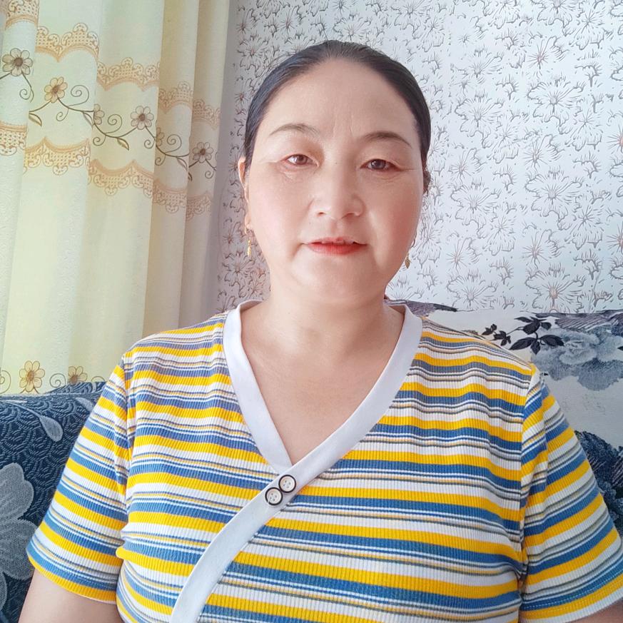 随梦而飞。