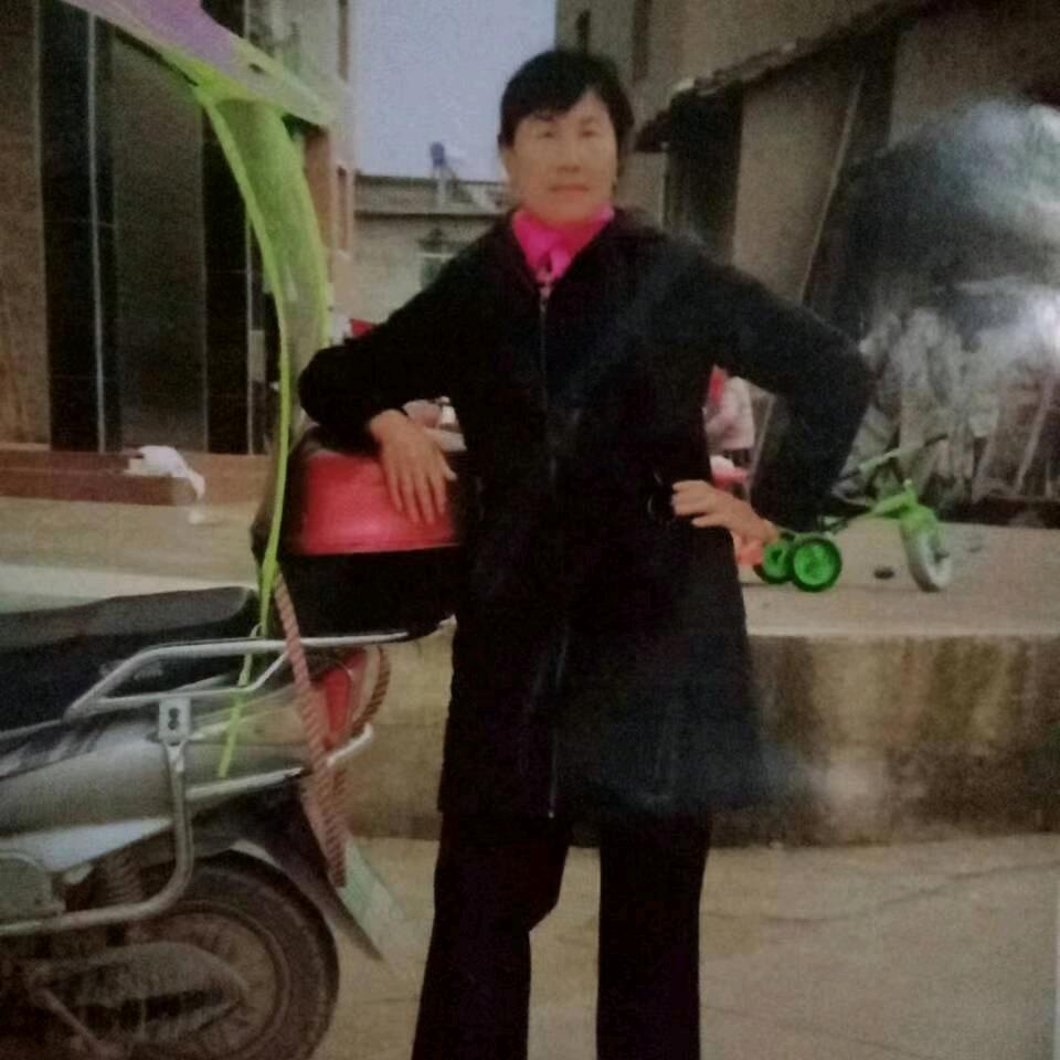 叶月英