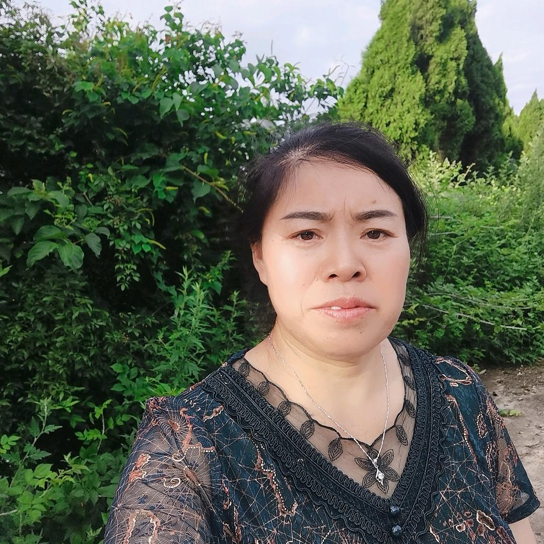 何三姐：中午12点半开直播