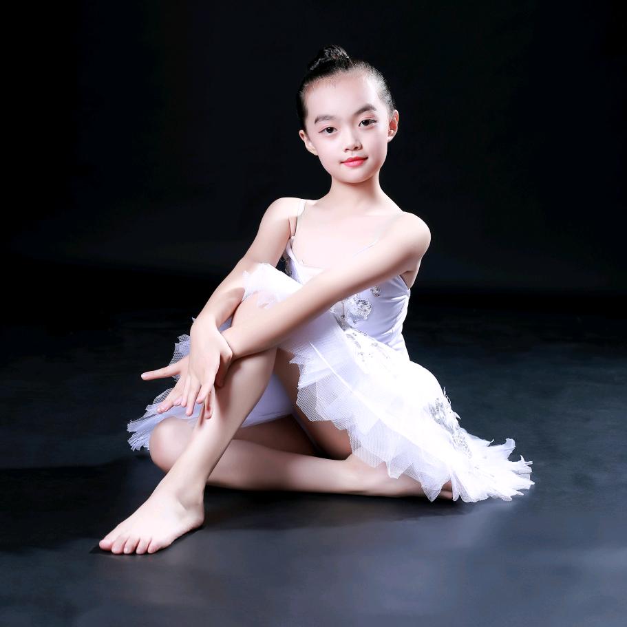 yan晶(ง •̀_•́)ง