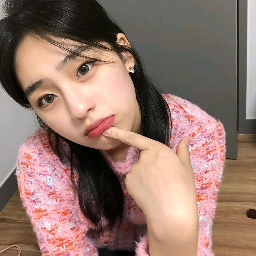 川田菜菜子.