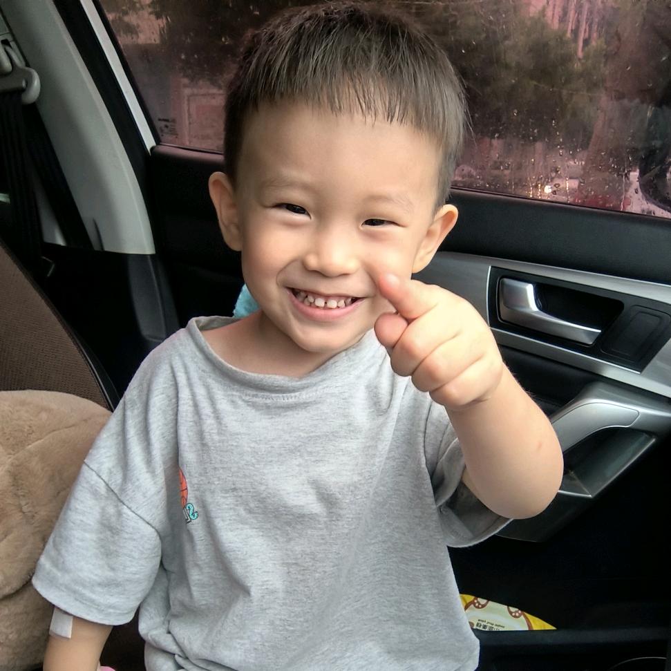 爱捣乱的小朋友