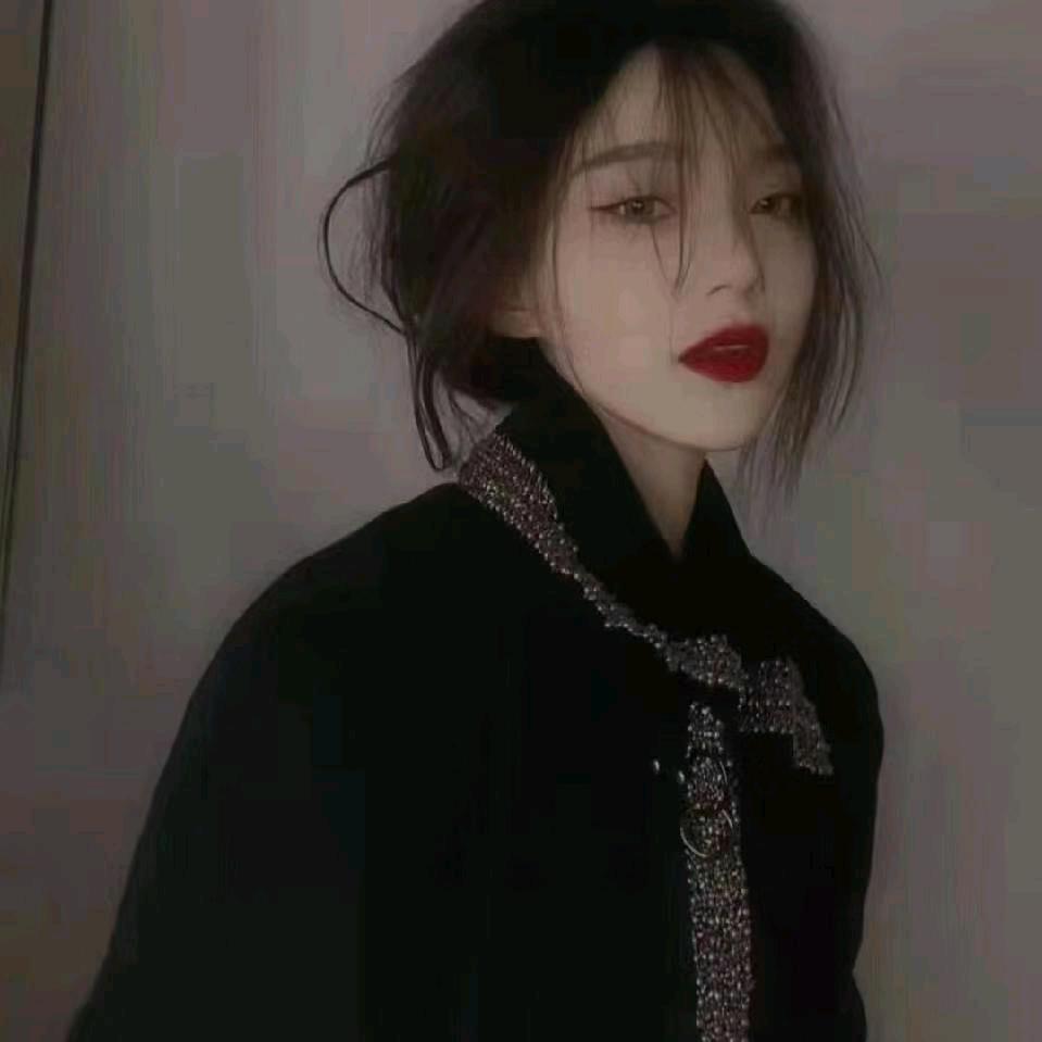 ༿