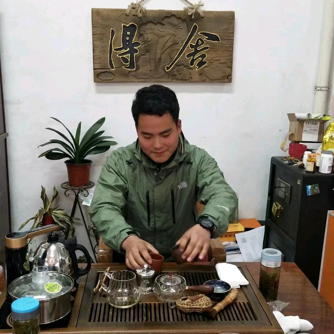 李帆  无人机打药撒肥吊运