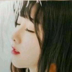 叼着烟的好菇凉