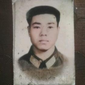 吝知华
