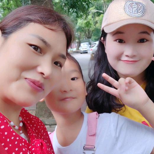 娄    梅   👫