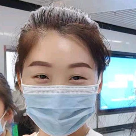 英子