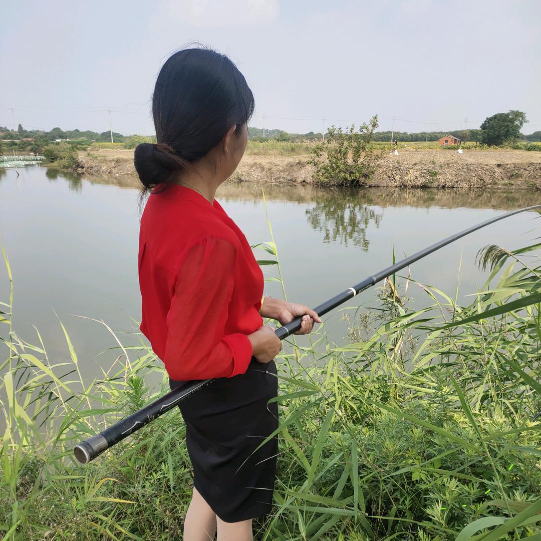 雅芸璇风钓鱼