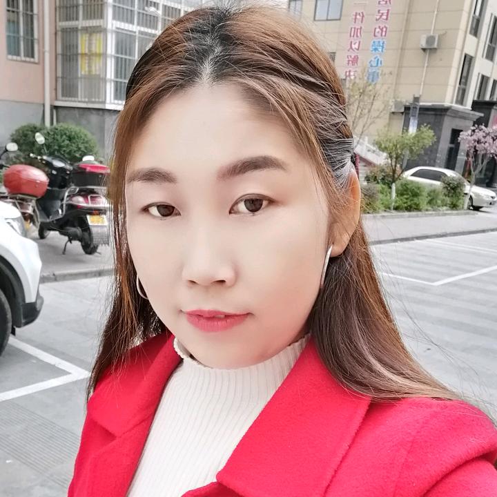 周霞