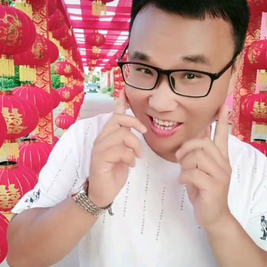 阿 龙（一个人）