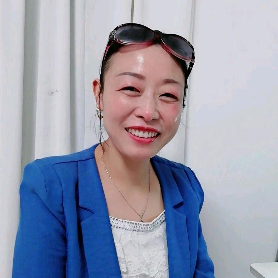 莉莉开心🌺🌺？（拒绝私聊）