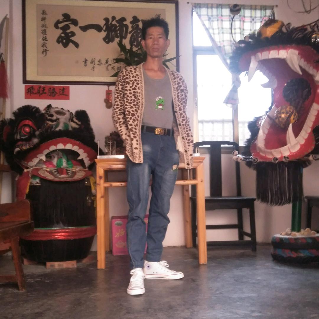 罗定平南龙狮传承人：黄师傅