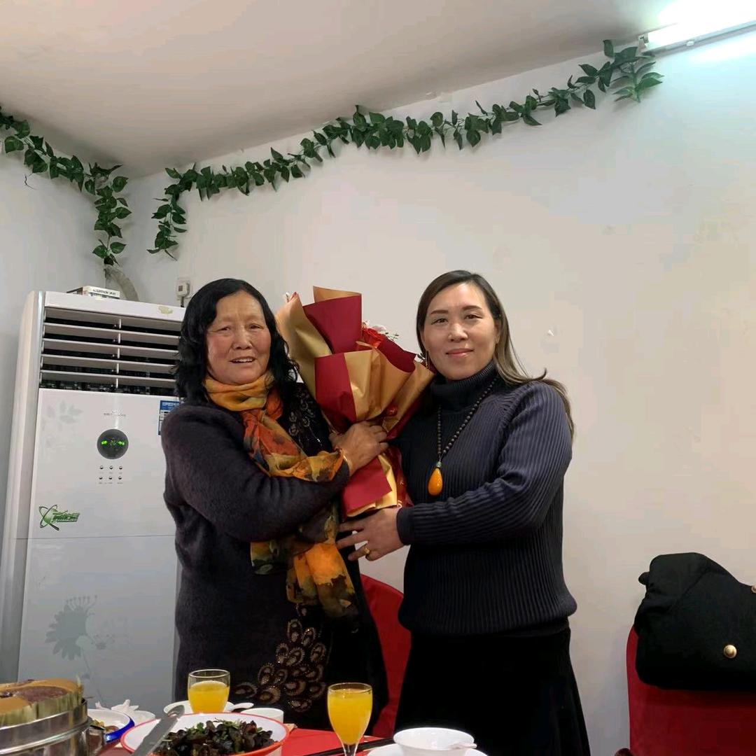张大奶
