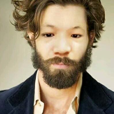 美不美看大腿，骚不骚看小腰