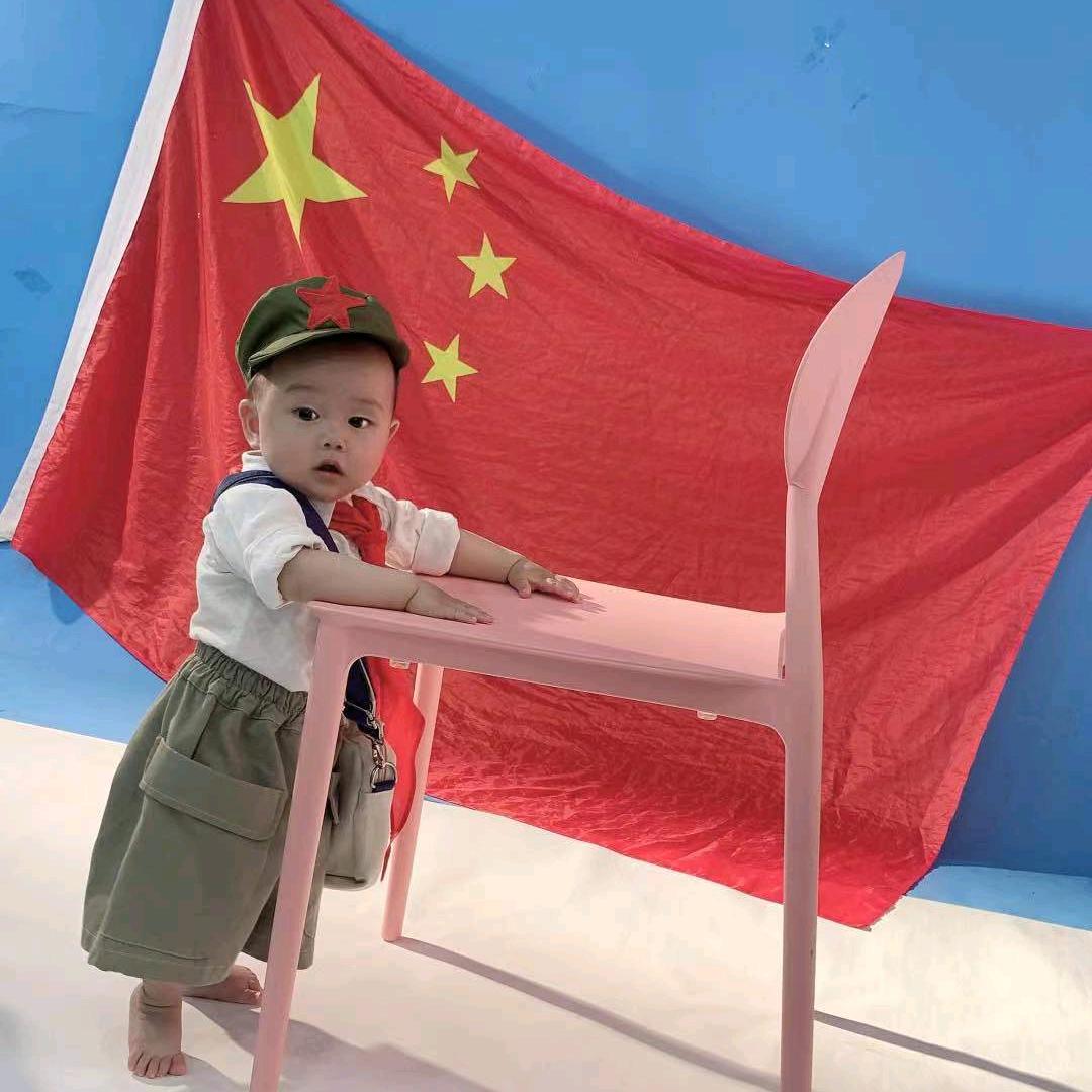 美栎琪电梯装潢·费源柱