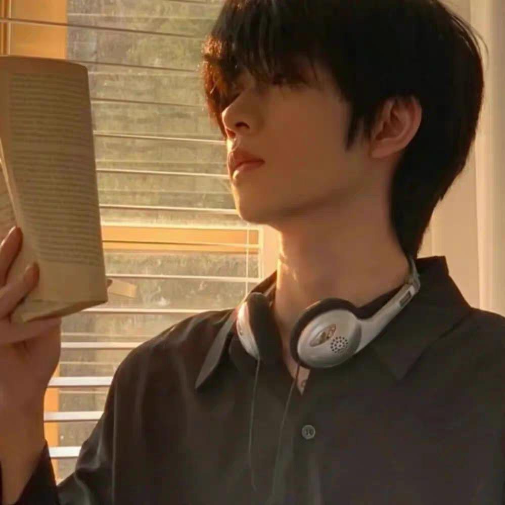 小君爱睡觉