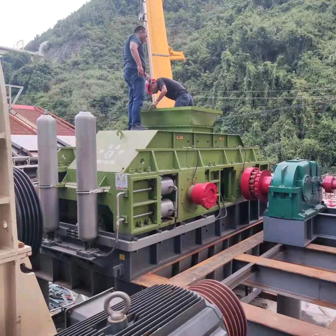 吉宏对辊破碎机厂家