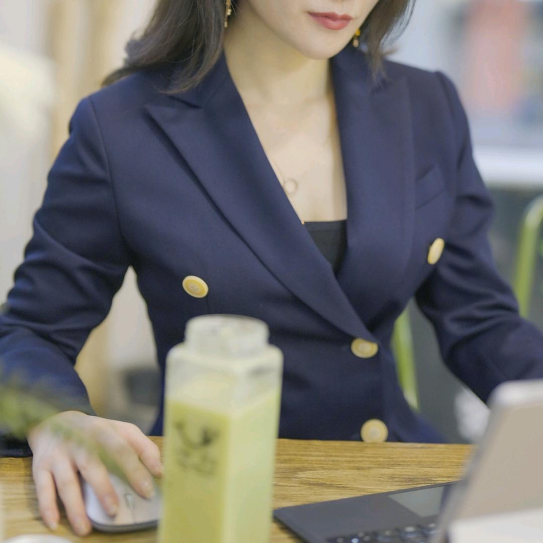 孤勇的女子
