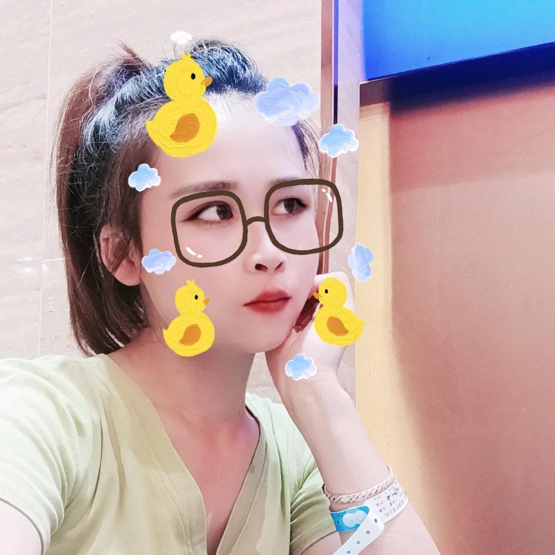 扇子飞舞
