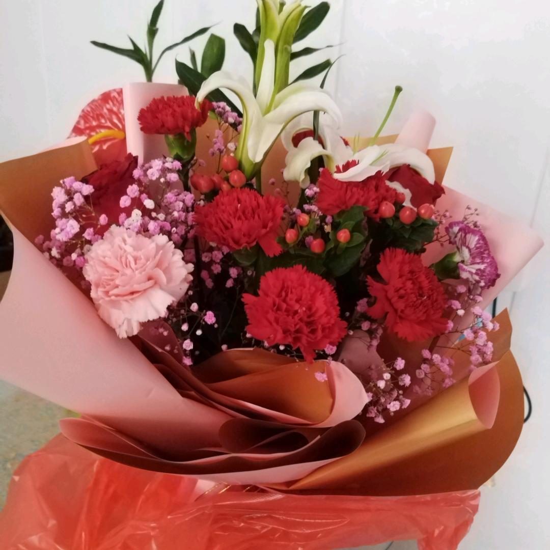 不发脾气👗只发财💰