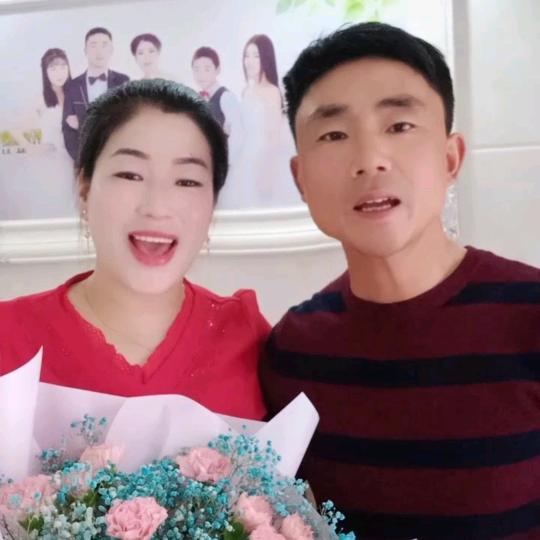 浅笑，掩盖不了悲伤