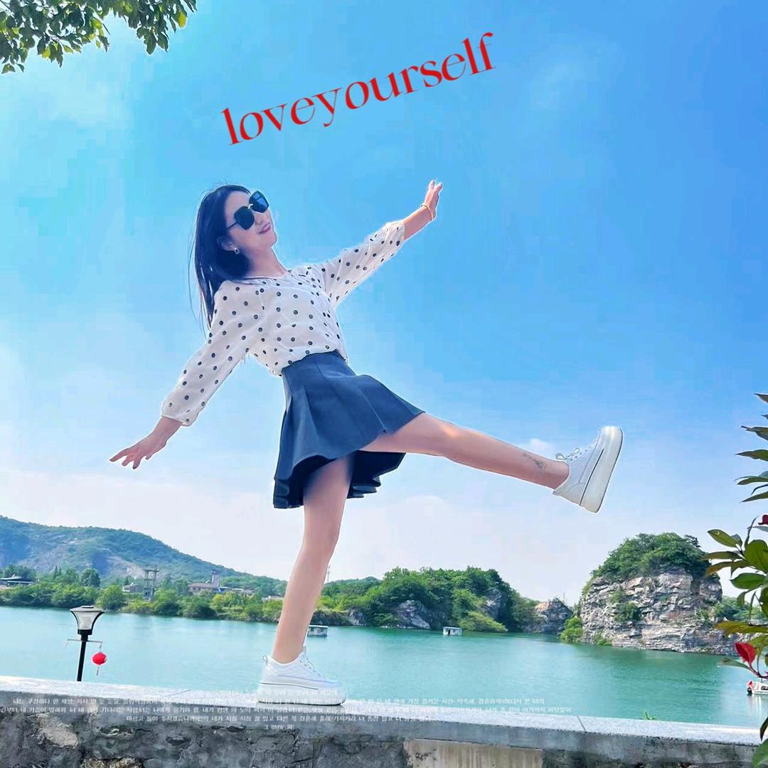 S S💃