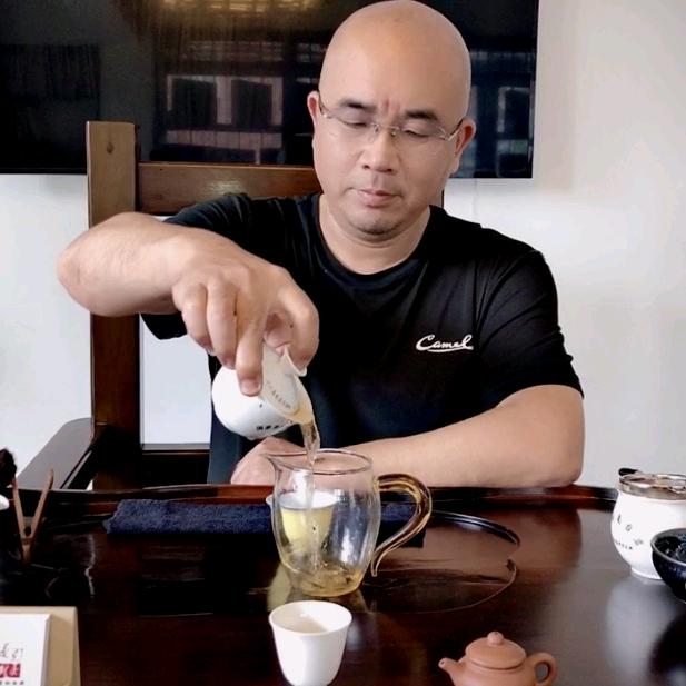 潜心研茶守艺人 老潜