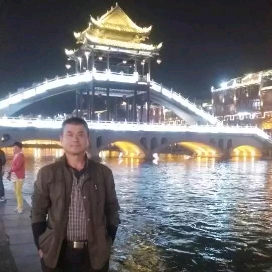 李庄村里