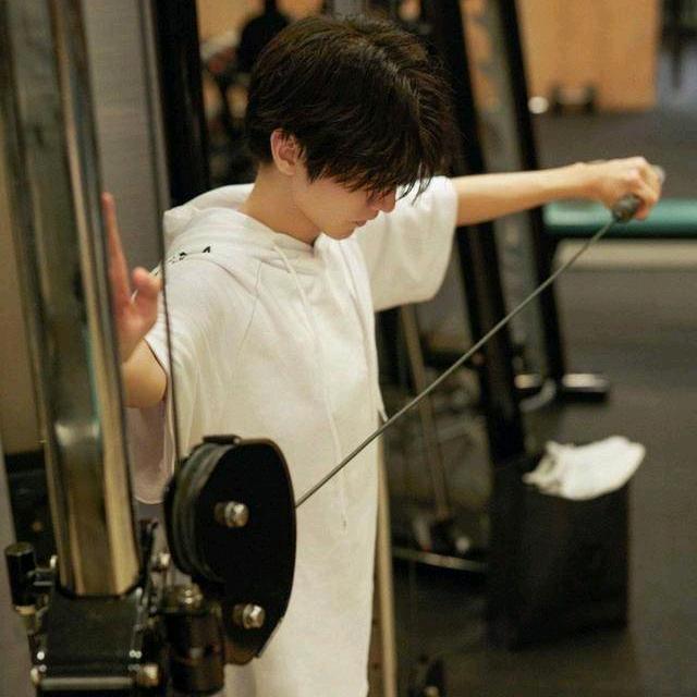 🌈小伟