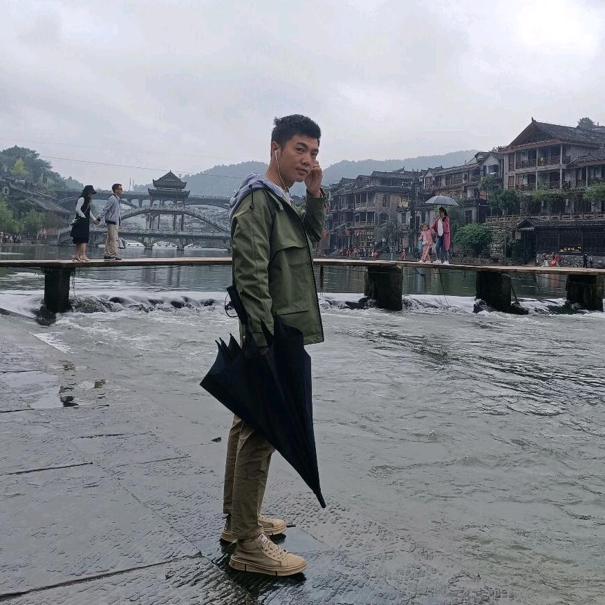 浪漫的乔治（承接房屋整改防水施工）