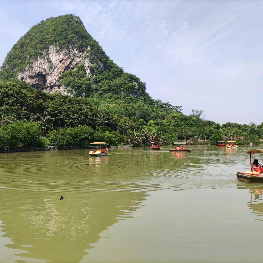 狮子岩凤湖农庄