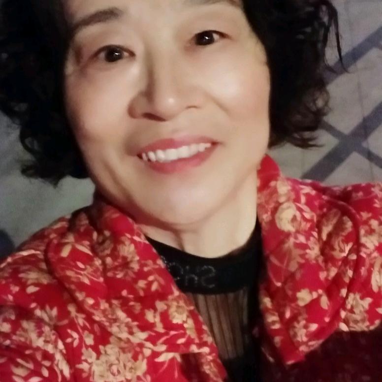 王玲玲.