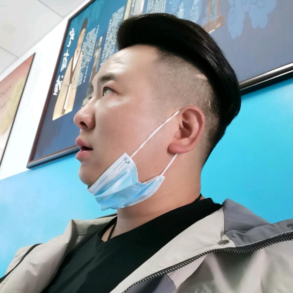太子爷   阿龙