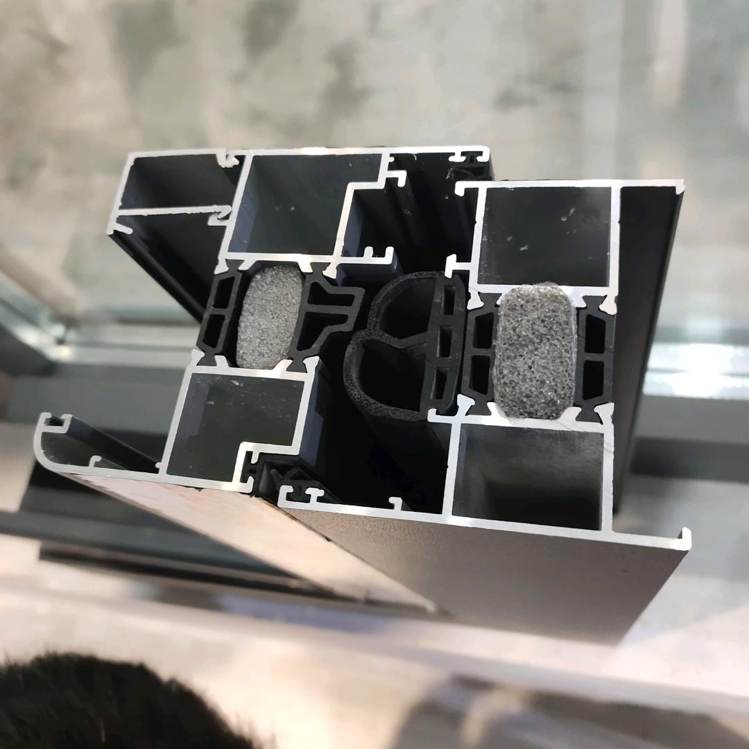 鑫佳禾糸统门窗