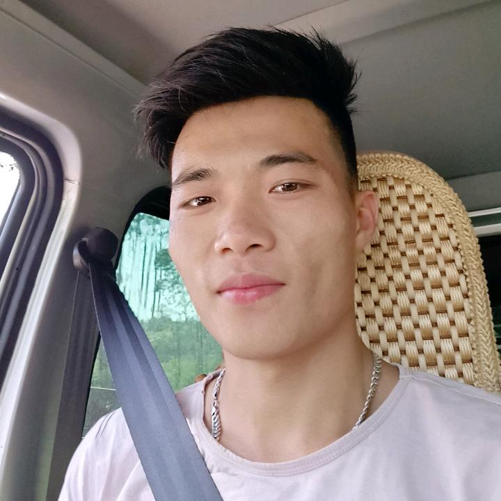 桂E 小陈  北海土黑猪苗
