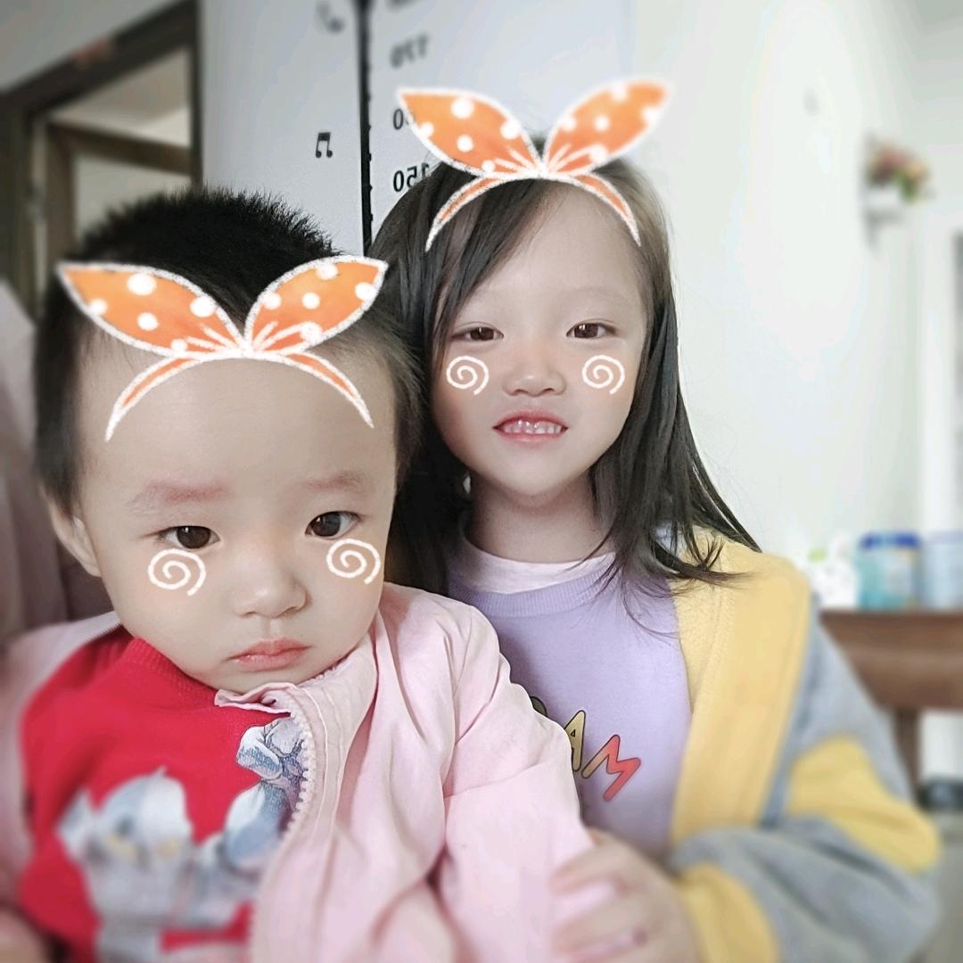 俩个小文文