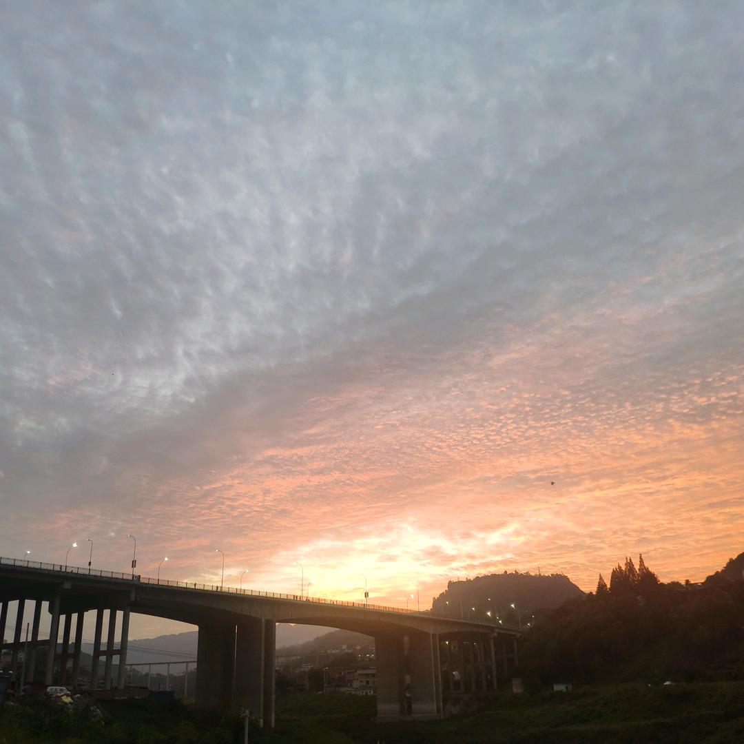 ⁸⁰登堡山⁰⁸