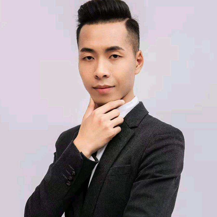 文山车灯修复   小王子