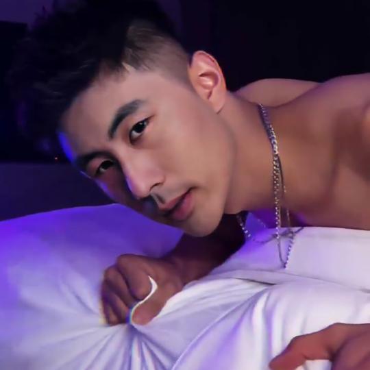 霸气十足____辉哥