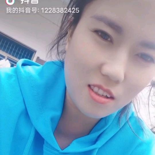 姐不拽是冷漠，