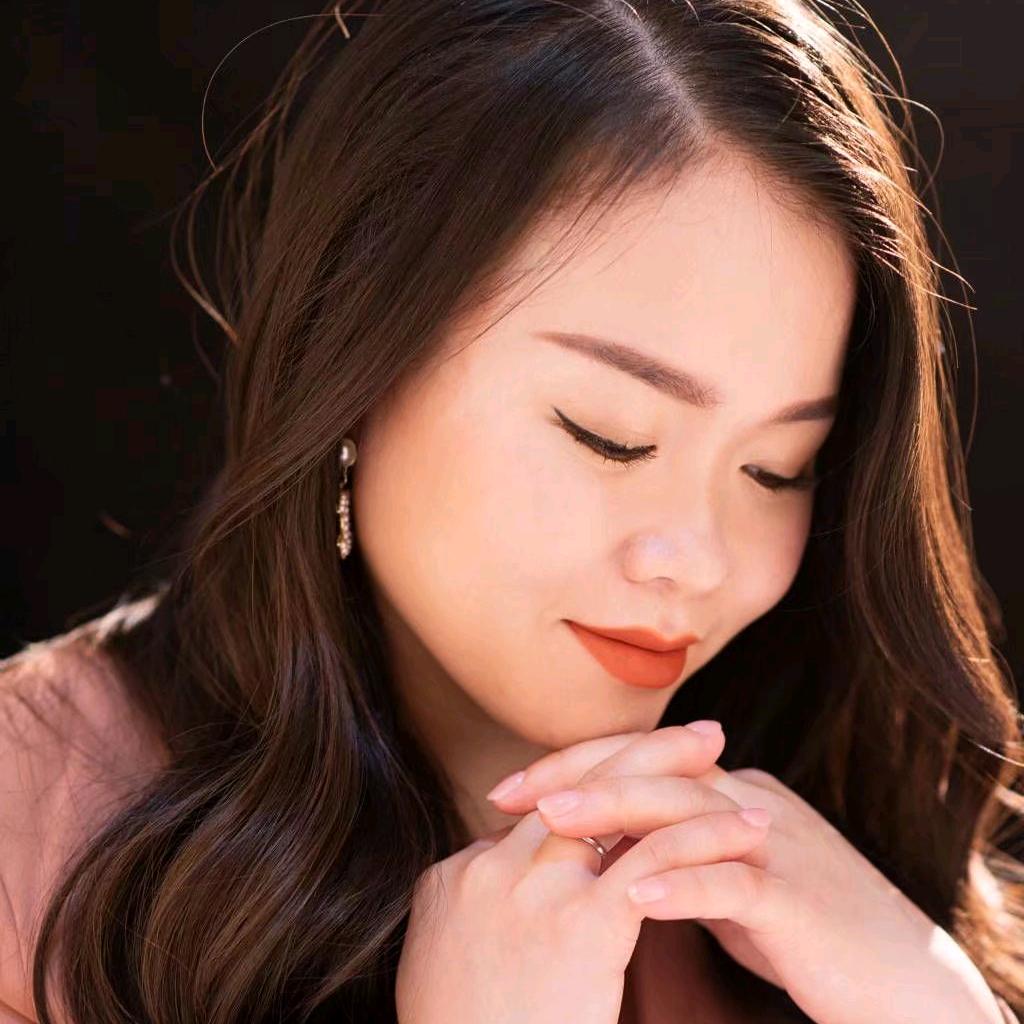 我系小小何啊