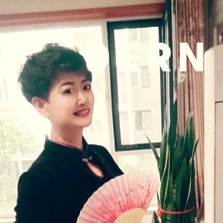 蓝色彩云🌺