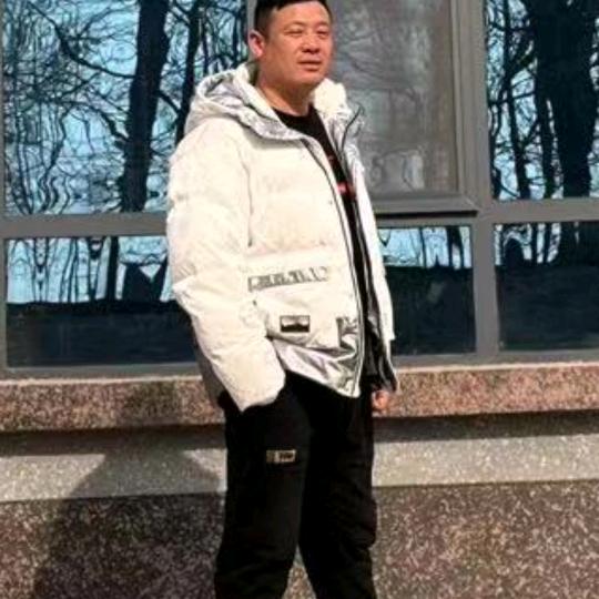 建华瓜果蔬菜代发团队