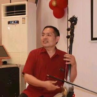 喜欢拉板胡