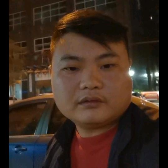 小何