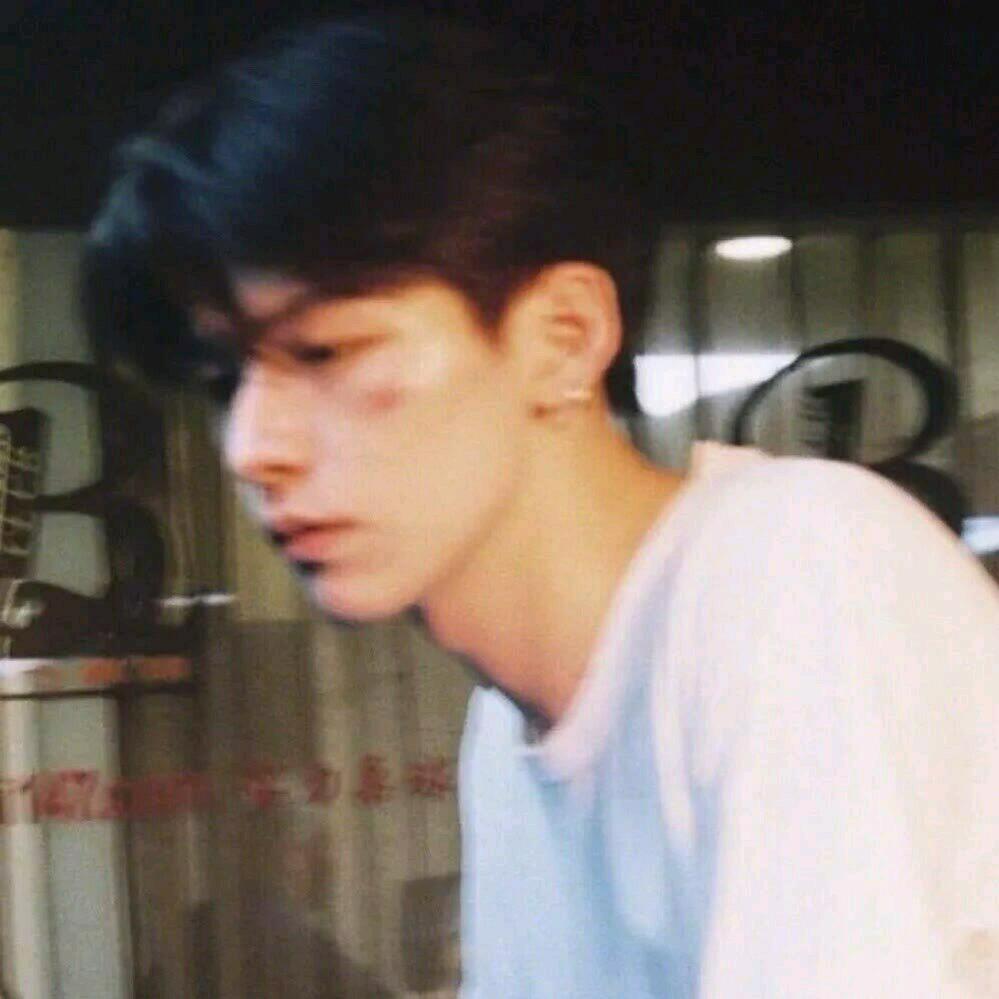 ⁥