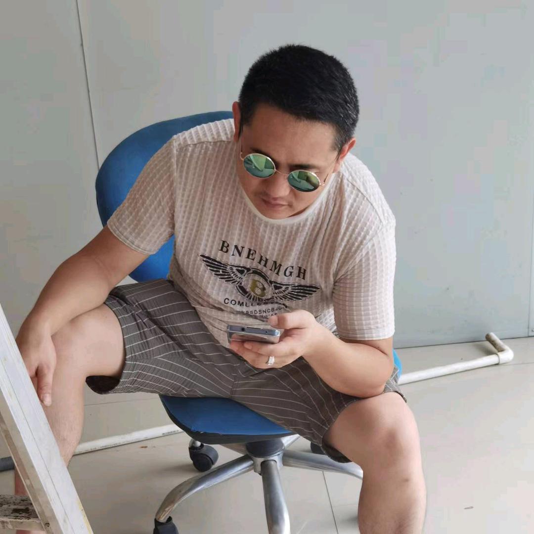 小灰灰（）